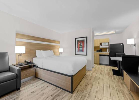 MainStay Suites Knoxville - Cedar Bluff 1