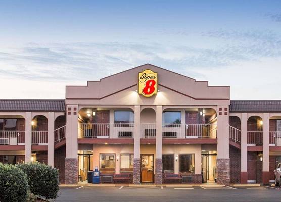 Super 8 by Wyndham Wytheville 1