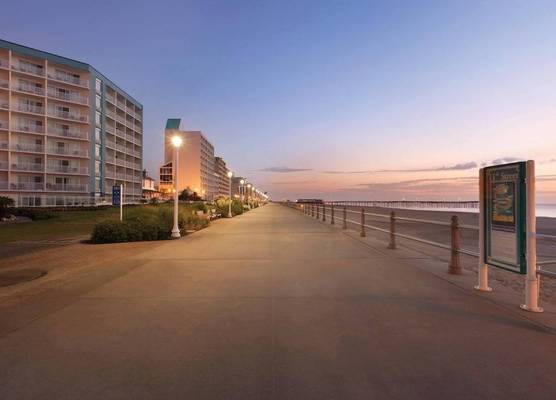 Surfbreak Virginia Beach Oceanfront, an Ascend Collection Hotel 1