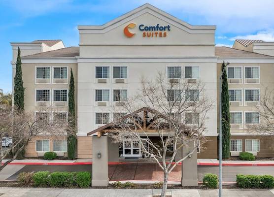 Comfort Suites Clovis - Fresno 1