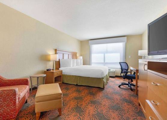 Best Western Plus Waco North 1