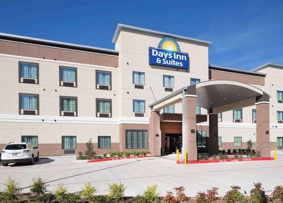 Days Inn & Suites by Wyndham Houston NW Cypress 1