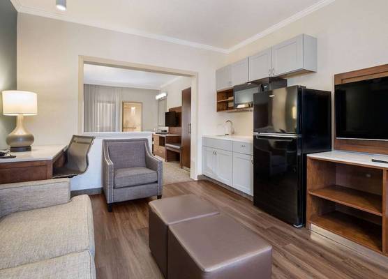 MainStay Suites Orange County John Wayne Airport 1