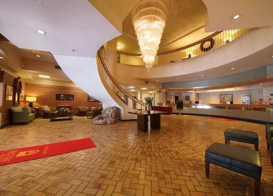 McLure Inn and Suites 1