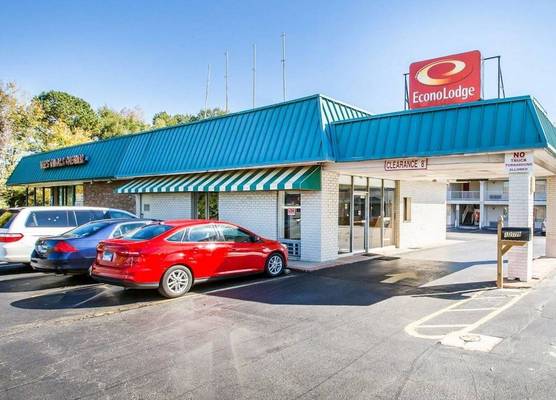 Econo Lodge McDonough South 1