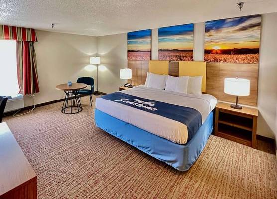 Days Inn by Wyndham Rayne/Crowley 1