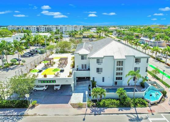 Naples Park Central Hotel 1