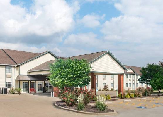 Ramada by Wyndham Springfield North 1