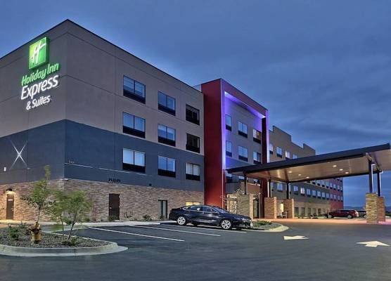 Holiday Inn Express & Suites Broomfield by IHG 1