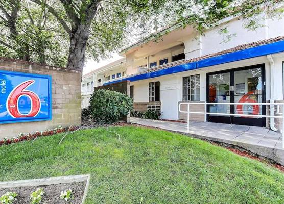 Motel 6 Pinole, CA 1