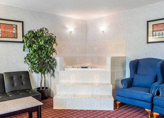 Quality Inn & Suites Gibsonia - Pittsburgh North 1