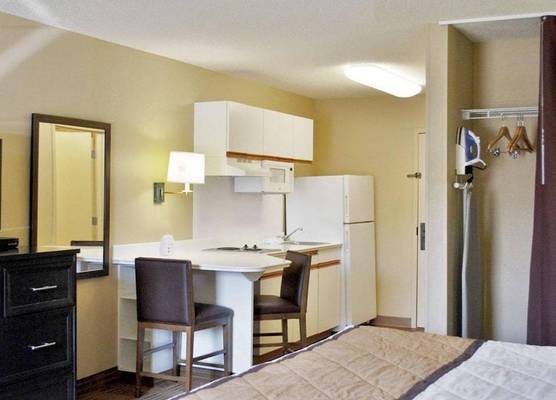Candlewood Suites Beachwood Cleveland by IHG 1