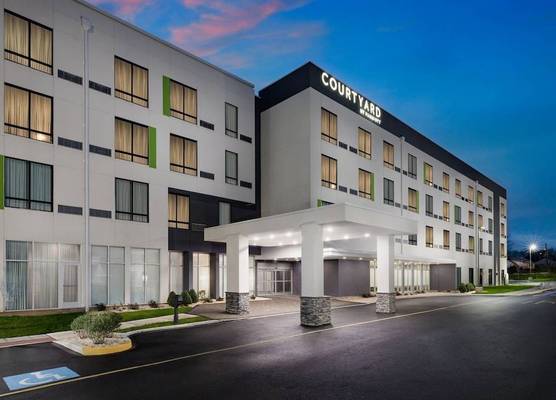 Courtyard by Marriott New Castle 1
