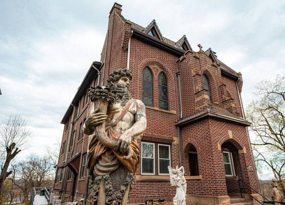 Chateau Connellsville 1