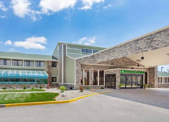 Wyndham Garden Fort Wayne 1