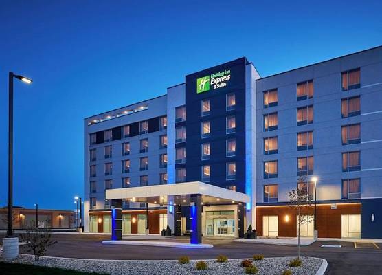 Holiday Inn Express & Suites WINDSOR EAST – LAKESHORE by IHG 1