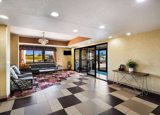 Quality Inn Des Moines North 1