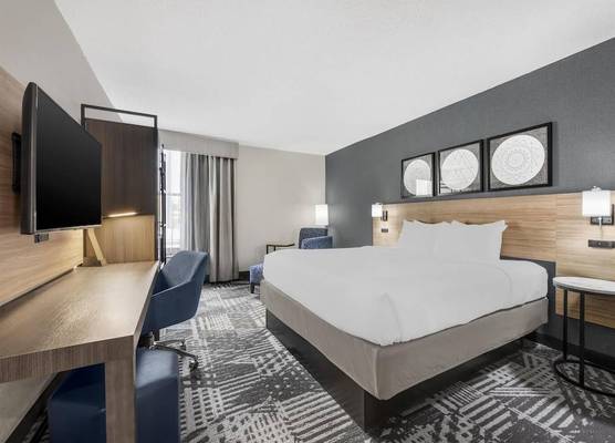 Best Western Plus Indianapolis NW Hotel 1