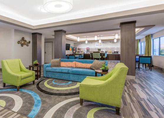 Days Inn & Suites by Wyndham Katy 1
