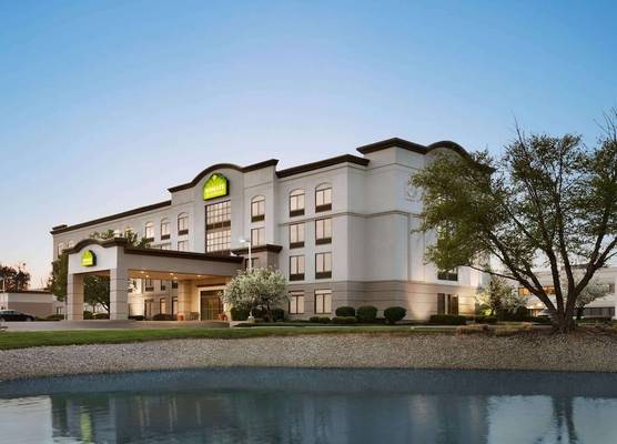 Wingate by Wyndham Cincinnati Blue Ash 1