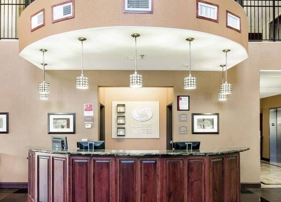 Comfort Suites Topeka Northwest 1