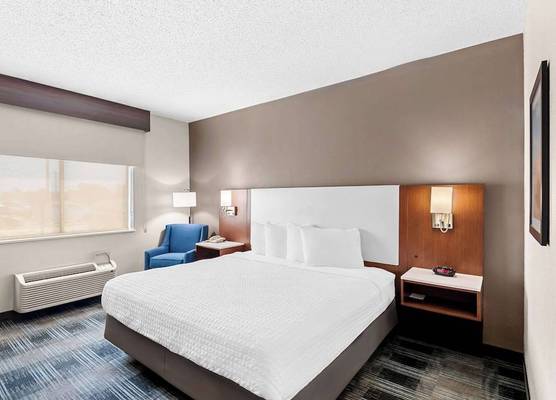 Best Western Ottumwa Inn & Suites 1