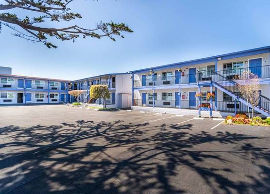 SureStay Hotel by Best Western Seaside Monterey 1