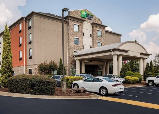 Holiday Inn Express & Suites Atlanta Southwest-Fairburn 1