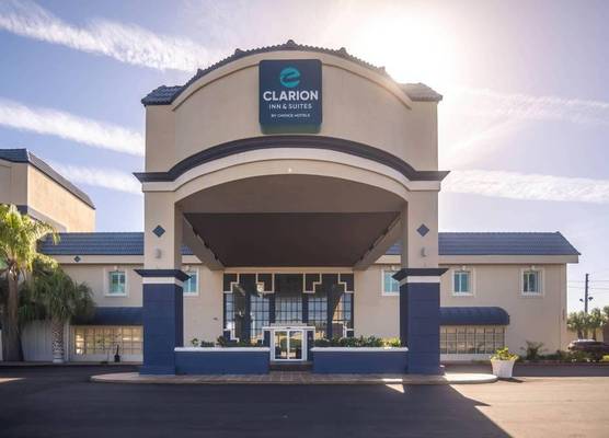 Clarion Inn & Suites Central Clearwater Beach 1