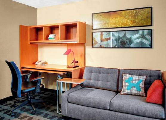 TownePlace Suites Fresno 1