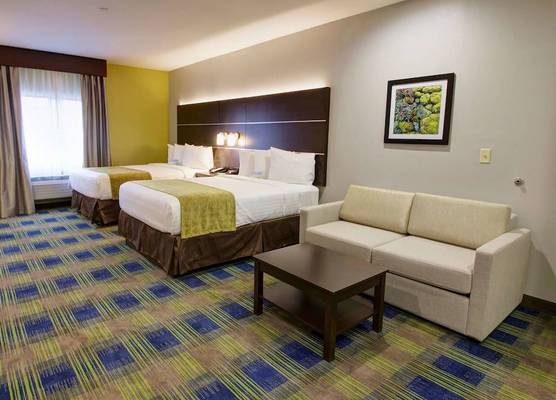 Days Inn & Suites by Wyndham Port Arthur 1