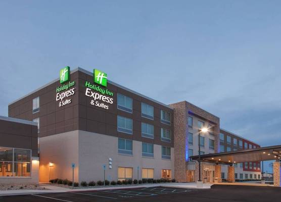 Holiday Inn Express & Suites STERLING HEIGHTS-DETROIT AREA by IHG 1