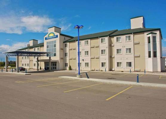Days Inn by Wyndham Stony Plain 1