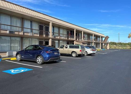 Rodeway Inn Bushnell 1