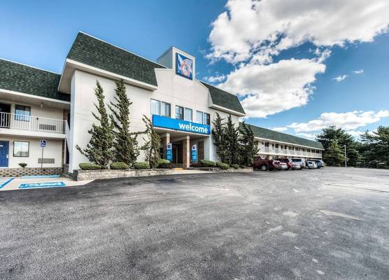 Motel 6-Niantic, CT - New London 1