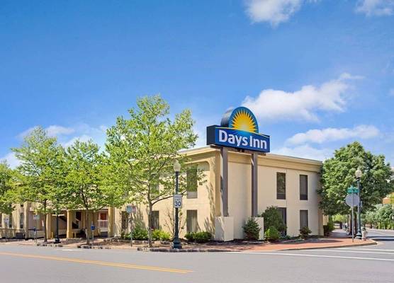 Days Inn by Wyndham Silver Spring 1