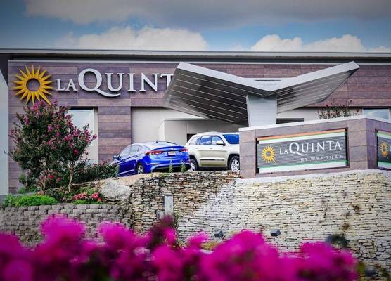 La Quinta by Wyndham Branson 1