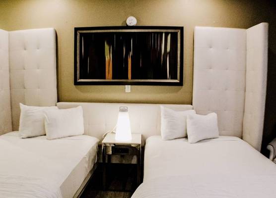 Devonshire Inn Motel 1