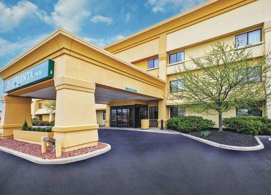 La Quinta Inn by Wyndham Toledo Perrysburg 1