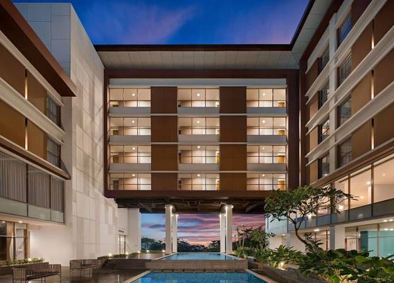 Mercure Padang 1