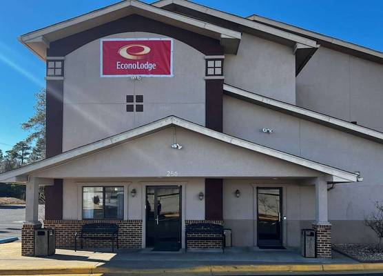 Econo Lodge Spring Lake near Fort Bragg 1