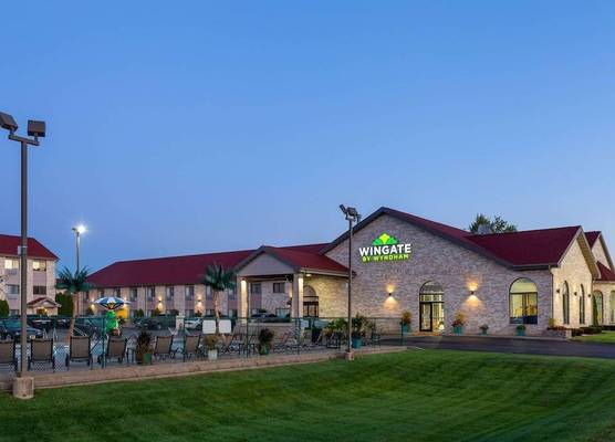 Wingate by Wyndham Wisconsin Dells Waterpark 1
