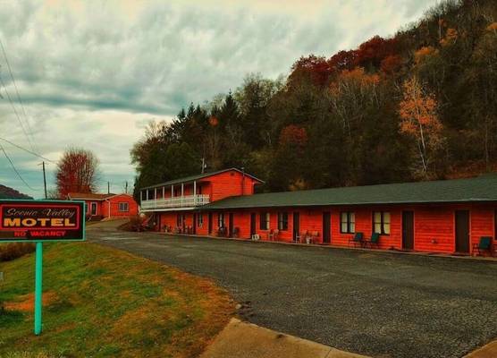 Scenic Valley Motel 1