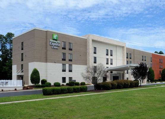 Holiday Inn Express & Suites RALEIGH DURHAM AIRPORT AT RTP by IHG 1