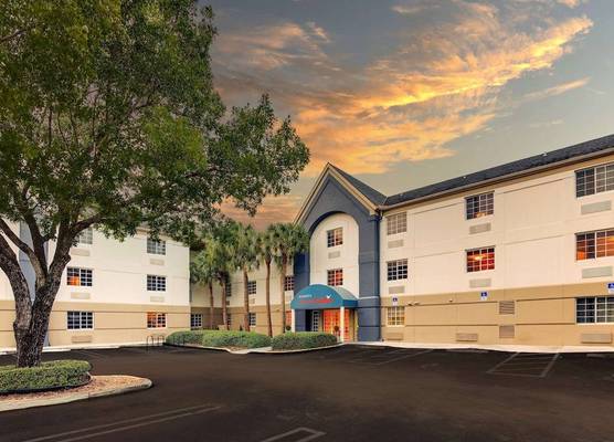 Sonesta Simply Suites Miami Airport Doral 1