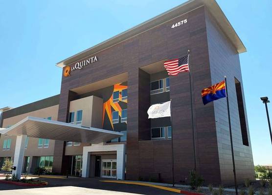 La Quinta Inn & Suites by Wyndham Maricopa Copper Sky 1