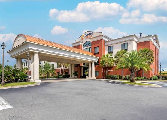 Comfort Suites Savannah North 1