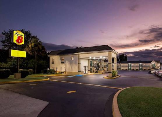 Super 8 by Wyndham Columbia 1