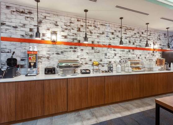 Sleep Inn & Suites St Petersburg Gateway 1