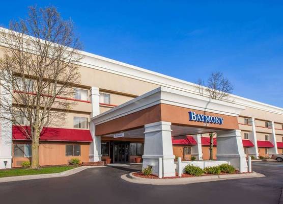 Baymont by Wyndham Grand Rapids Airport 1